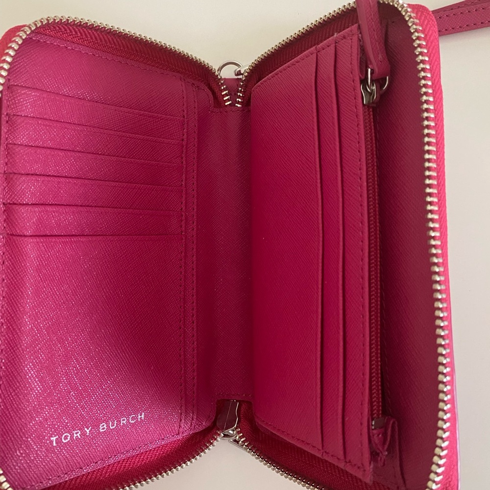 Tory Burch "York Multi Task" Wristlet in Raspberry - Picture 3 of 4